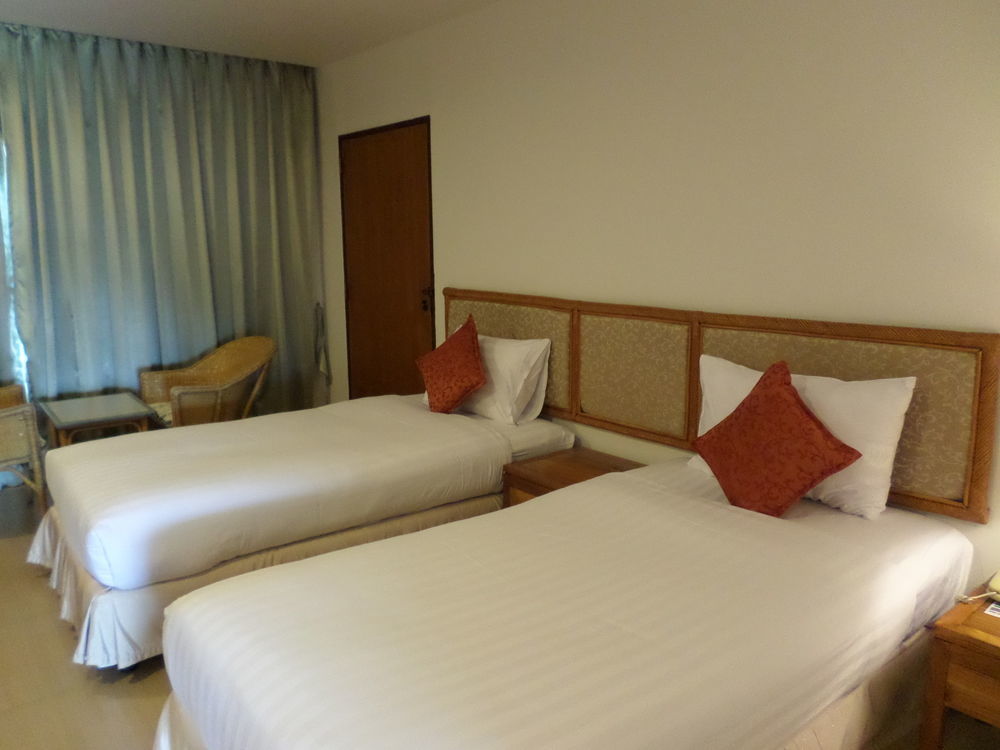 Nautical Inn Pattaya Bagian luar foto