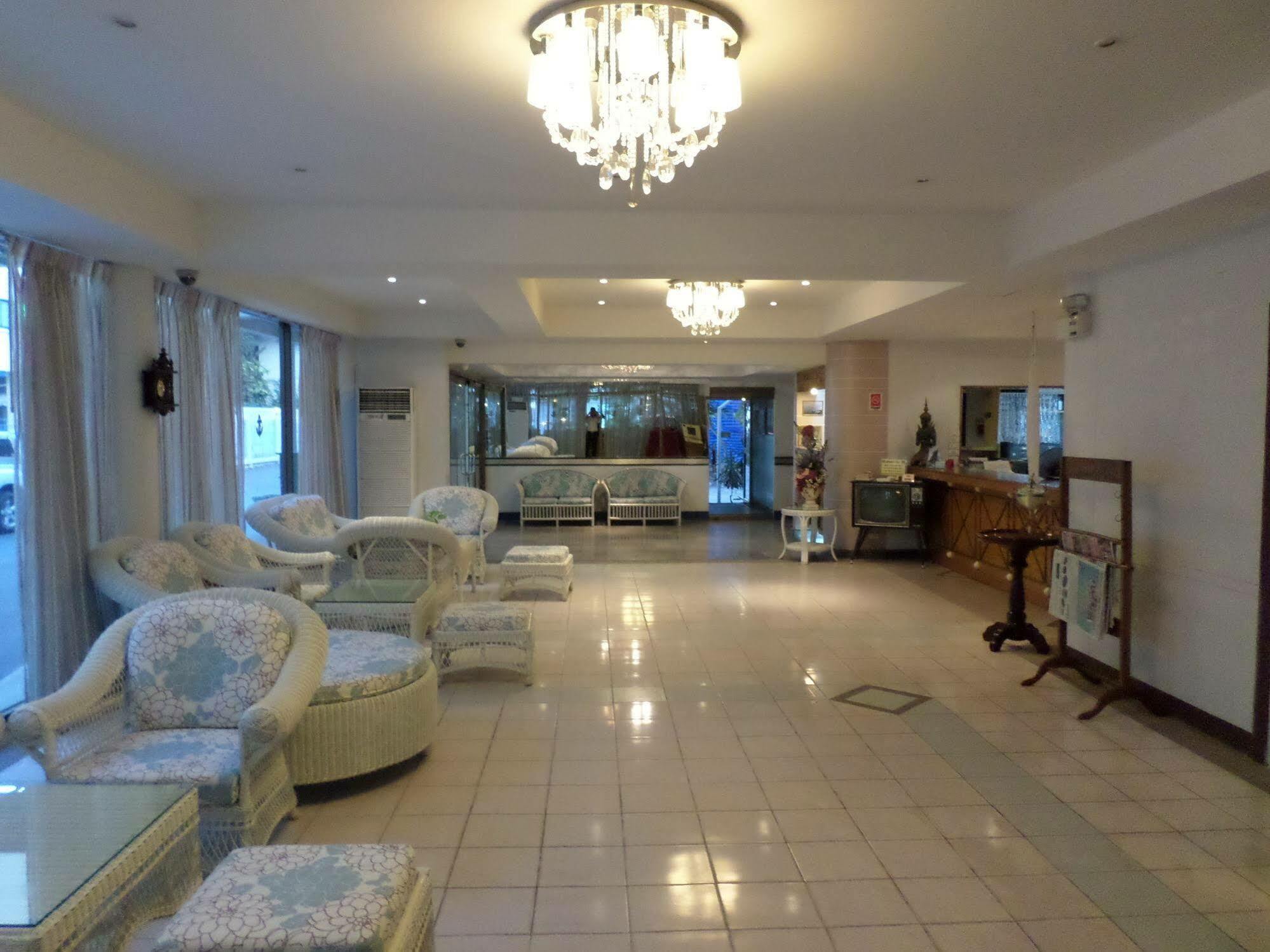 Nautical Inn Pattaya Bagian luar foto