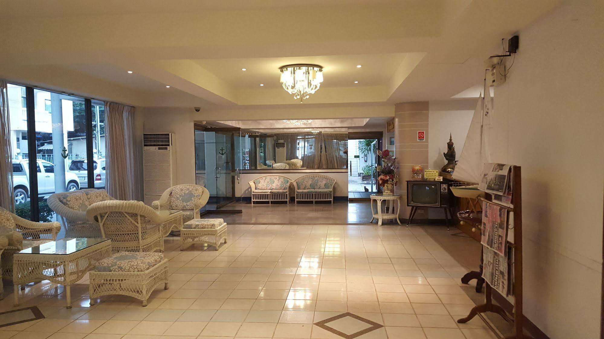 Nautical Inn Pattaya Bagian luar foto